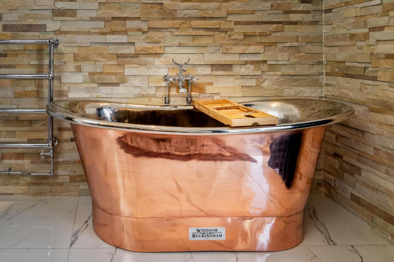 Relax In Super Size Copper Tub - 2 Bedroom Villa Inverness Kültér fotó